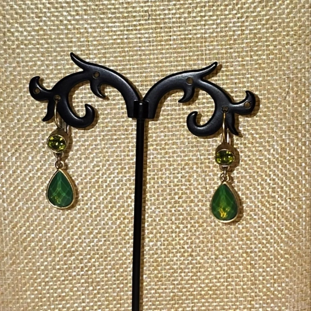 Lucky‎ Brand Green and Gold Leverback Drop Earrings